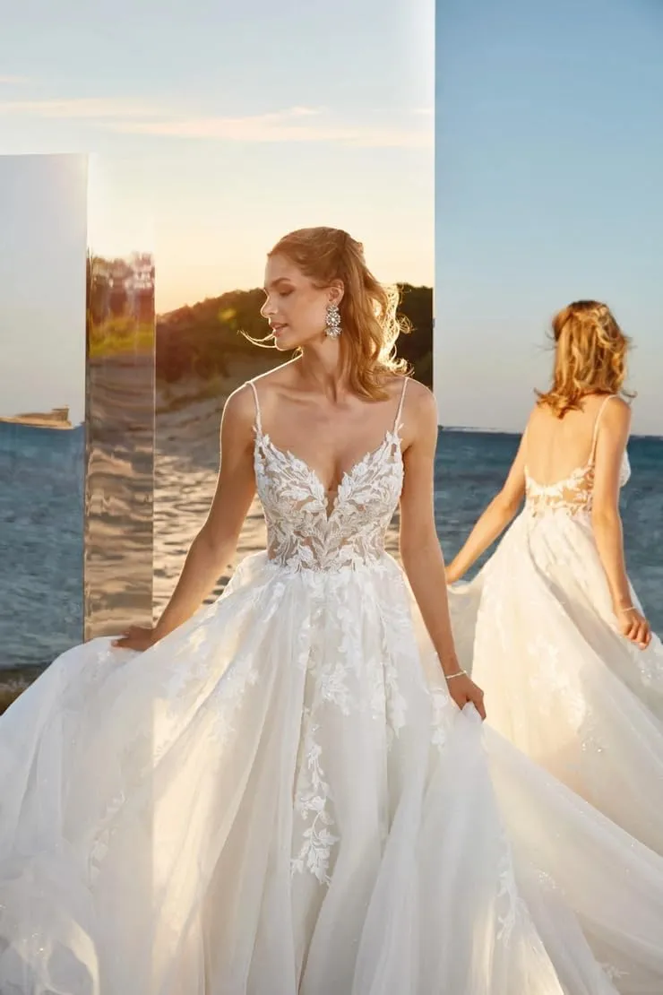 Verngo Lace Applique Wedding Dresses for Bride Mermaid Tulle Beach Bridal Gowns for Women with Train